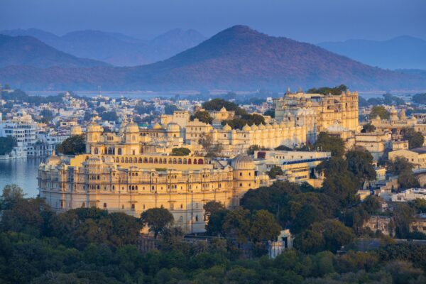 Udaipur City Tour – Lake & Palace Experience